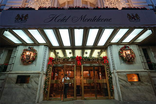 hm_christmasfacade